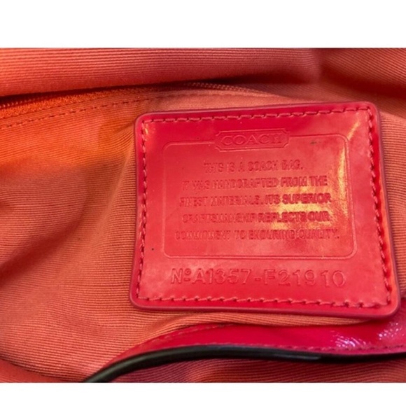 Coach F21910 Signature Scribble
Carryall Bag Colorful, Great Condition! - Picture 3 of 11